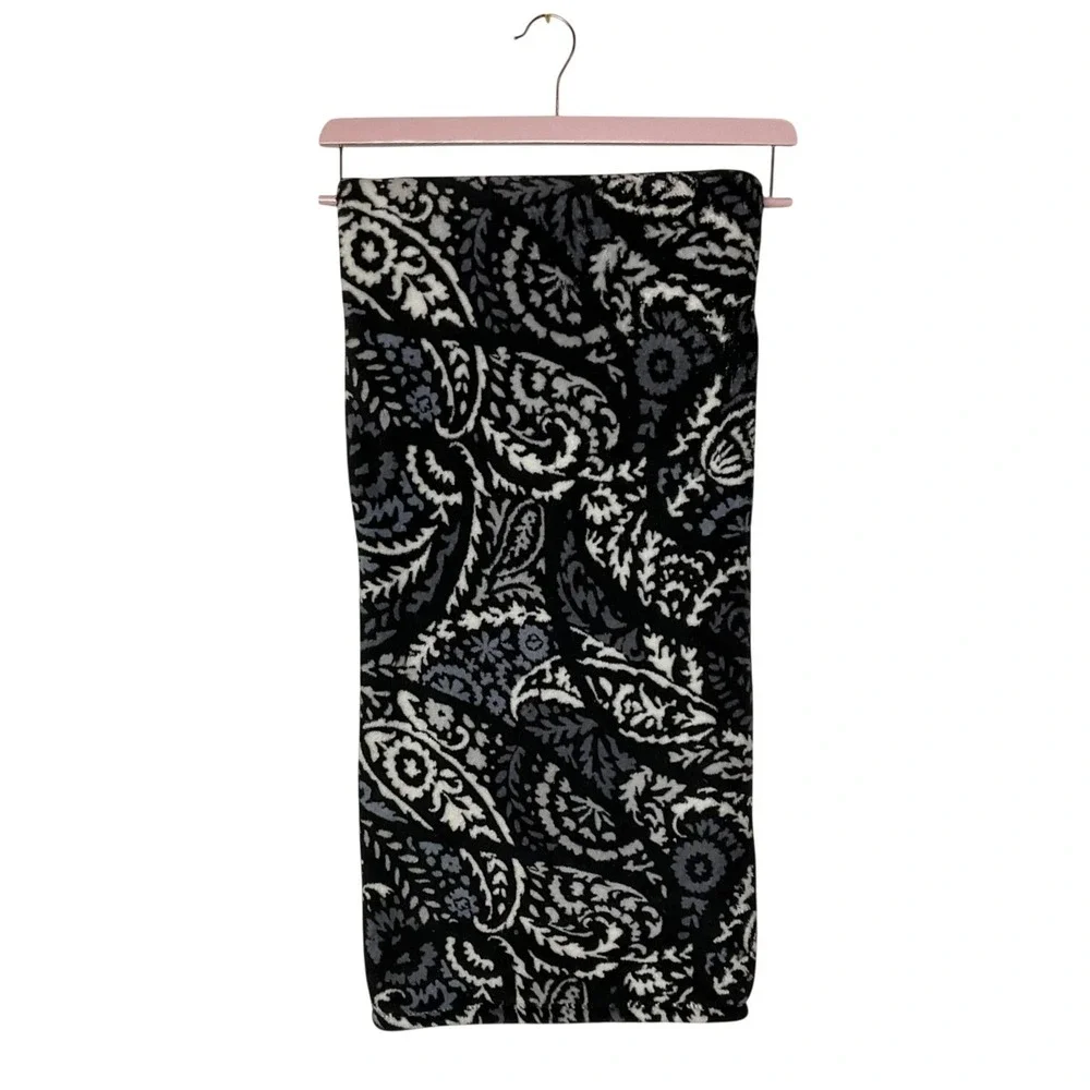Vera Bradley Paisley Noir Plush Throw Blanket 80